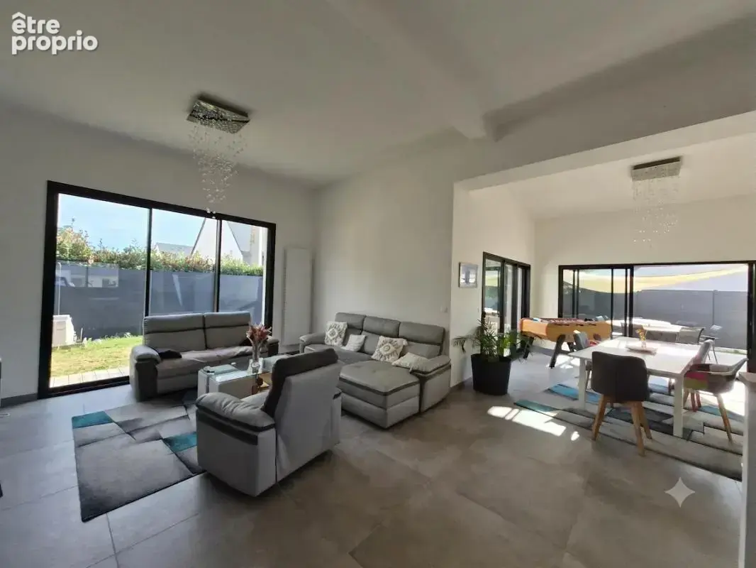 Superbe maison de plain pied  / 5 pièces 137 m2 sur terrain de 505 m² clos - photo 3
