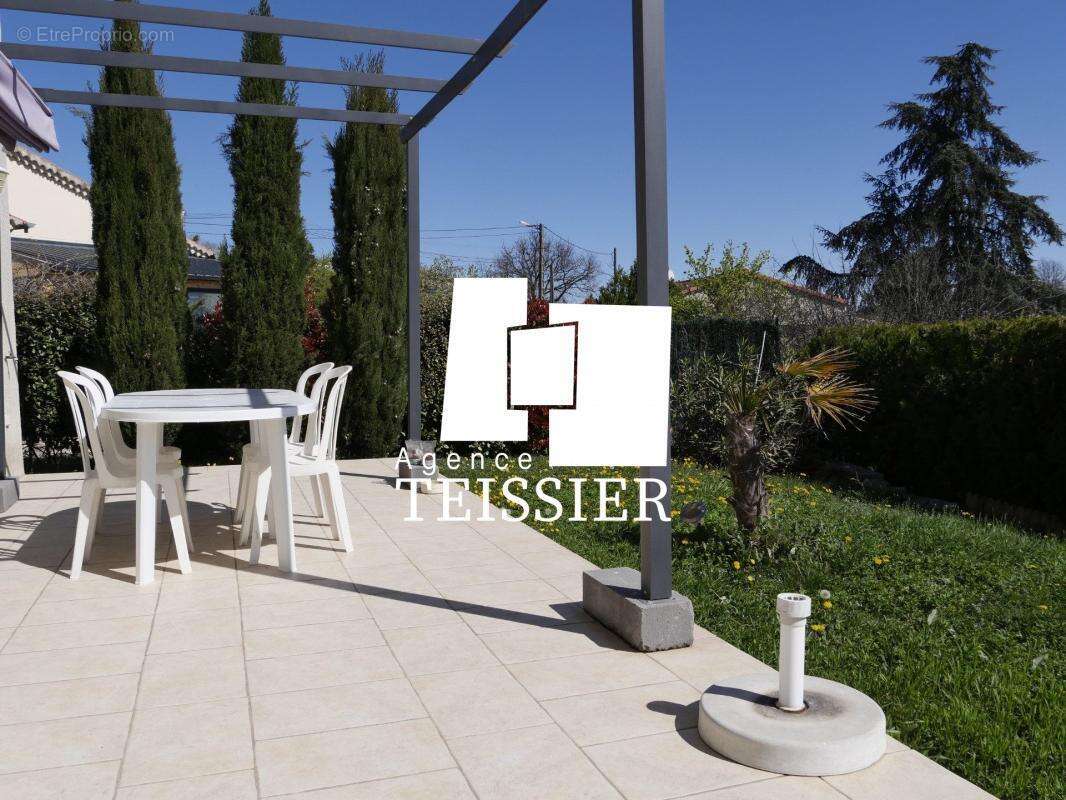 Maison à SAINT-PAUL-LE-JEUNE