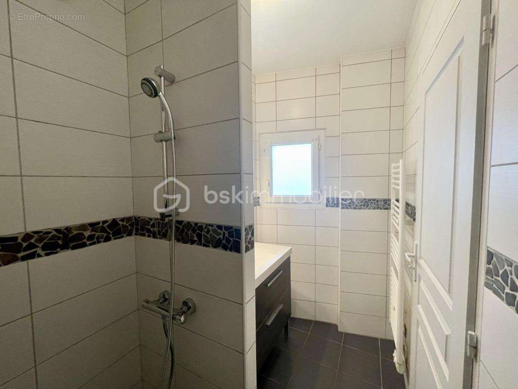 Appartement T2 rénové - Centre ville de Frontignan - photo 6