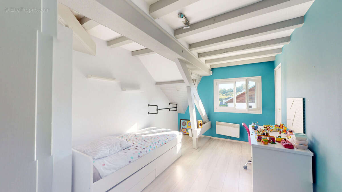 Maison à AVANNE-AVENEY