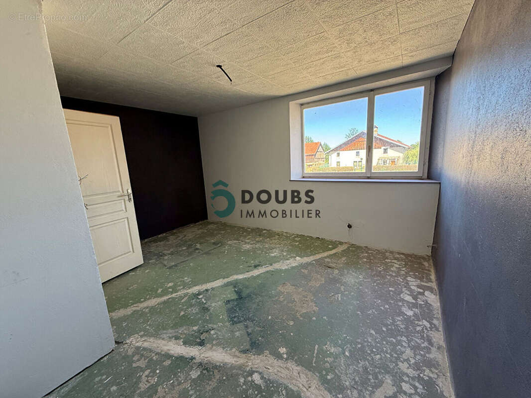 Appartement à FERRIERES-LE-LAC