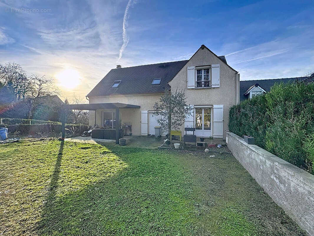 Maison à CHAUMONTEL
