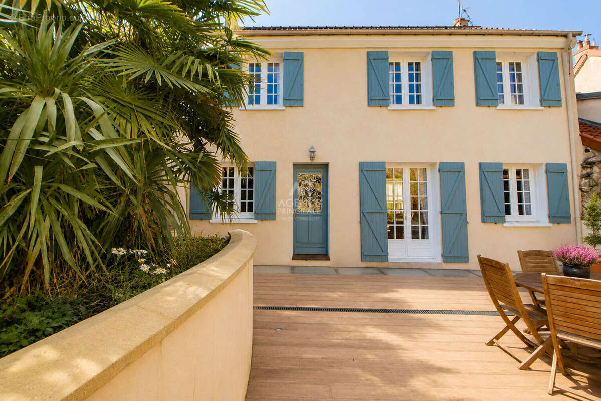 Maison  TRIEL-SUR-SEINE 6 pièce(s) 121 m² - photo 16