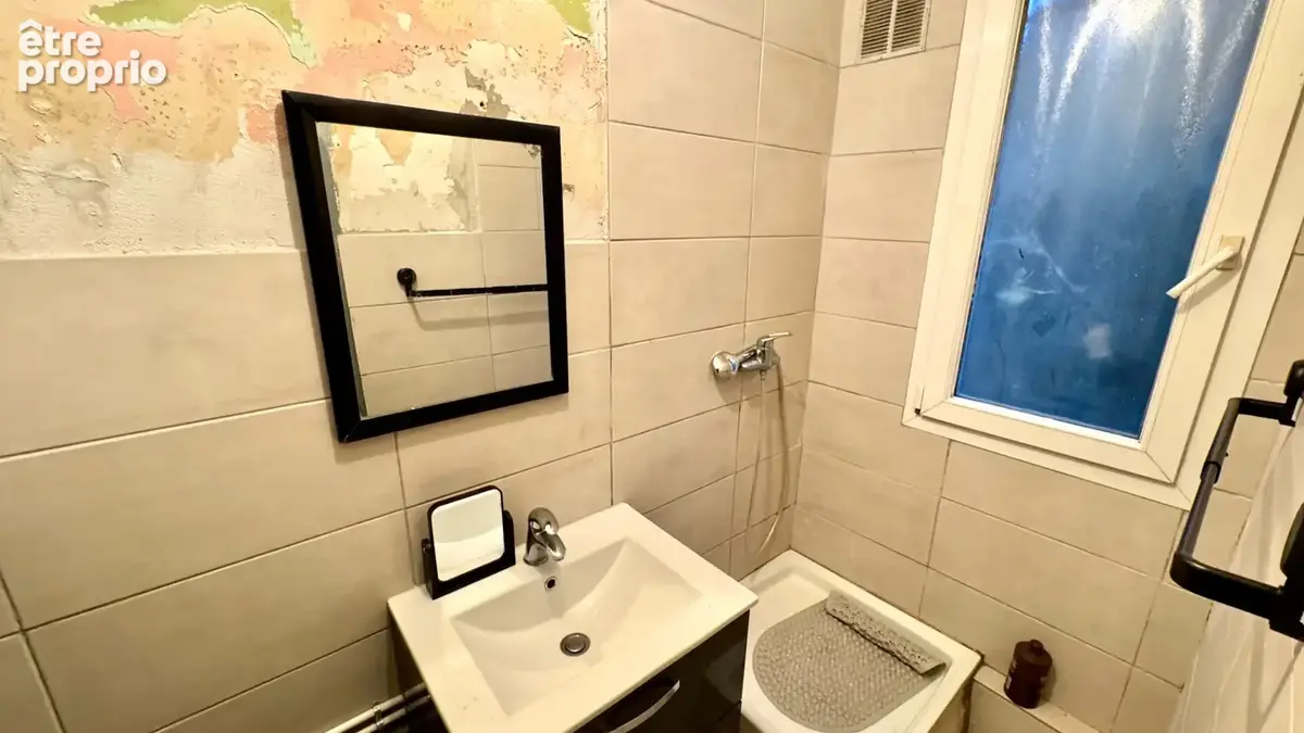 Trois appartements de type T3 à T4 avec garages , vendus loués. - photo 9