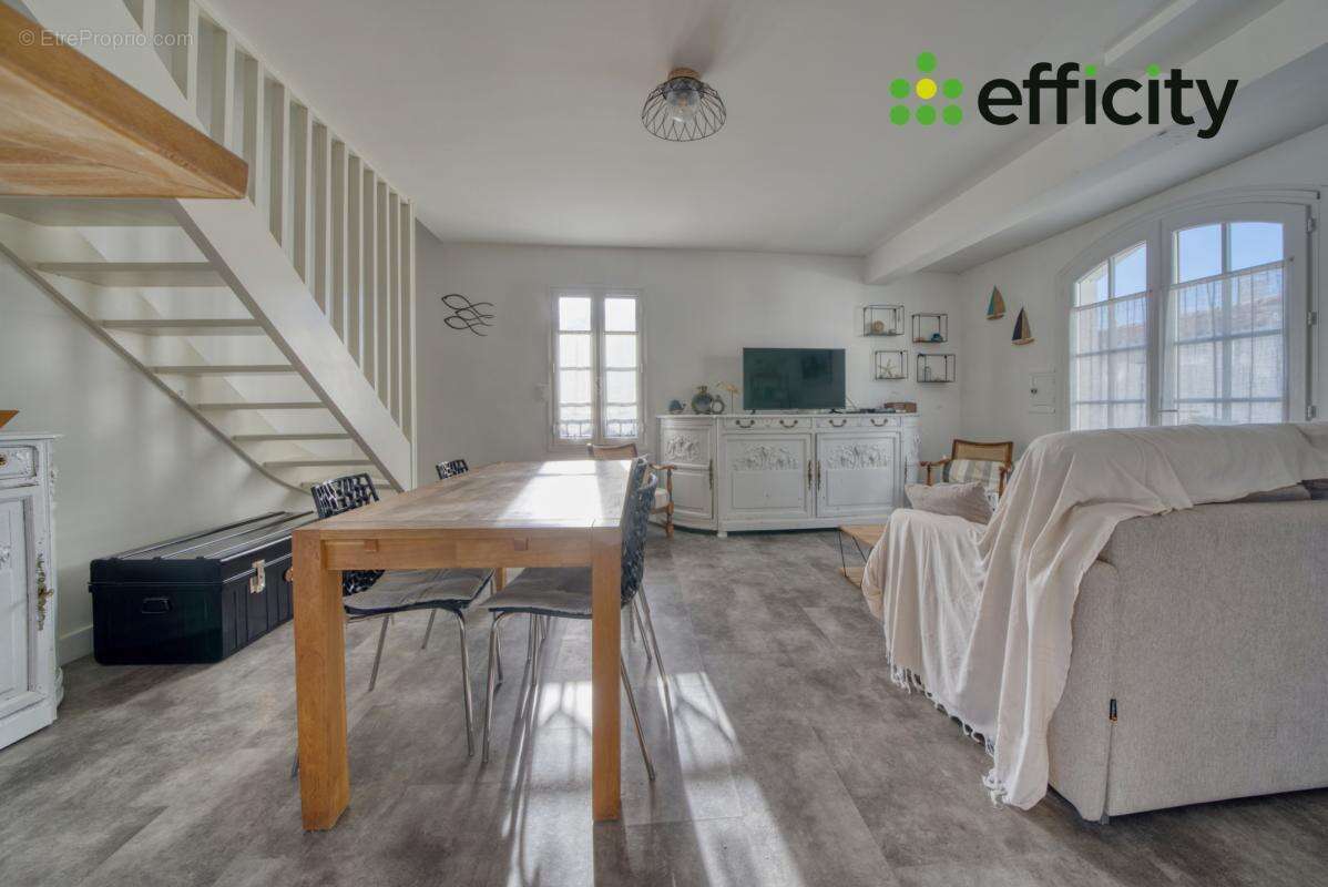 Appartement à SAINT-MARTIN-DE-RE