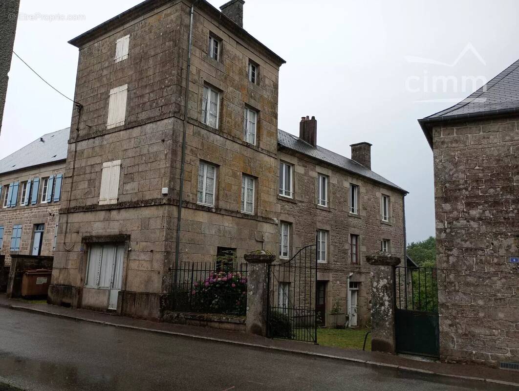 Maison à ROYERE-DE-VASSIVIERE