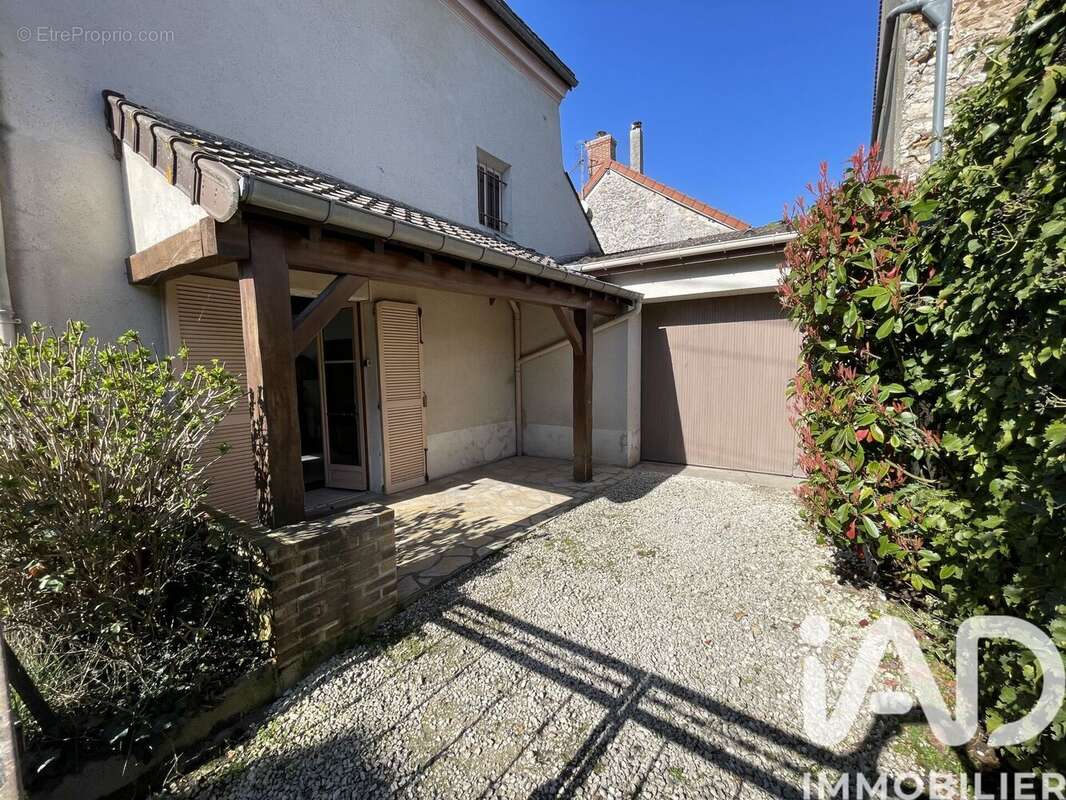 Maison 90 m² à Bannost-Villegagnon  - photo 2