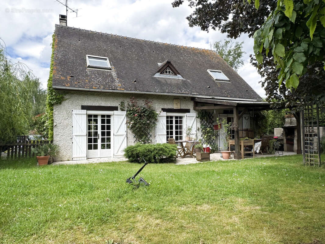 Maison à THIERS-SUR-THEVE