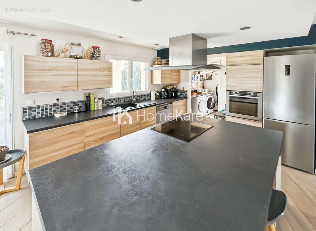 Maison 113 m² à L'isle-Jourdain  - photo 4