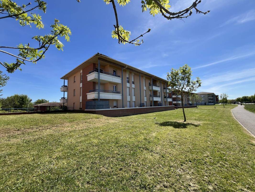 Appartement à LA SALVETAT-SAINT-GILLES
