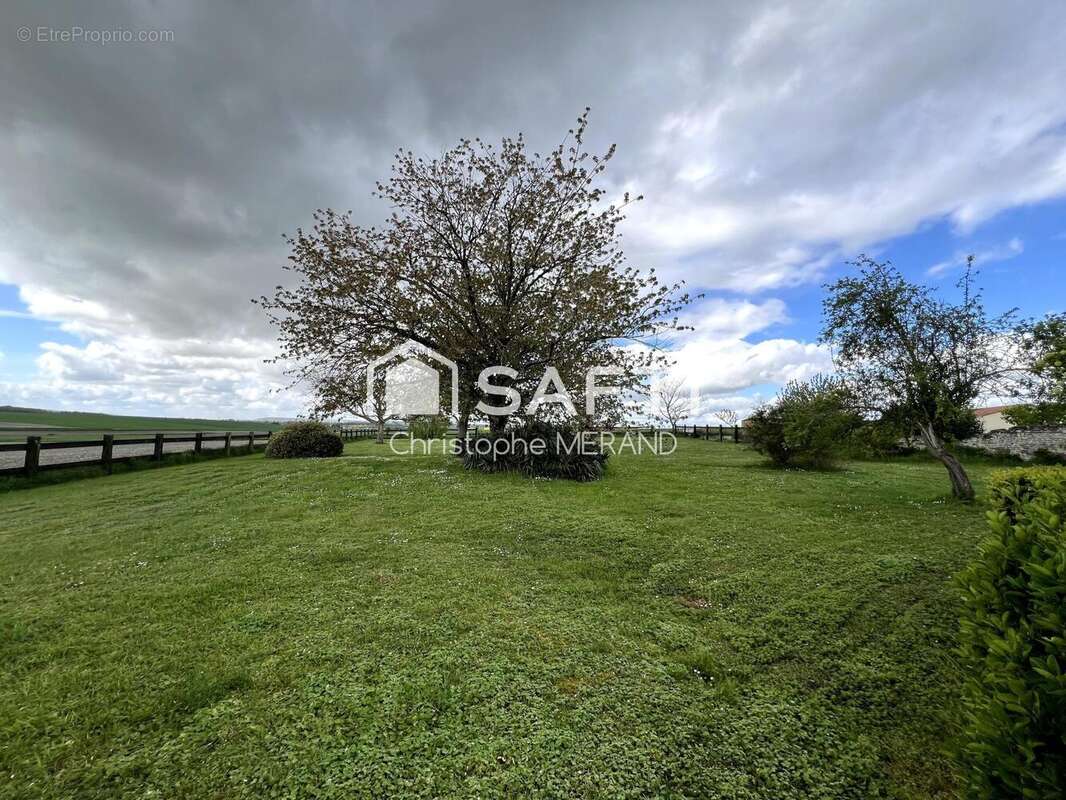 Photo 5 - Maison à LES ORMES