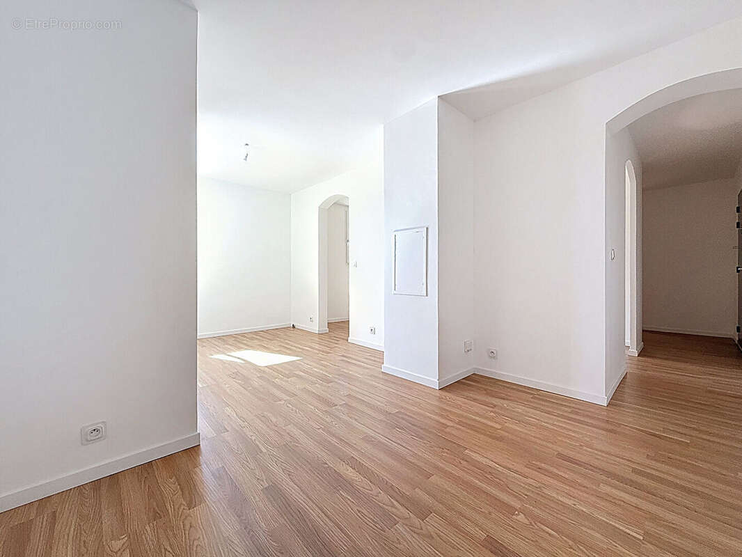 Appartement à VALBONNE