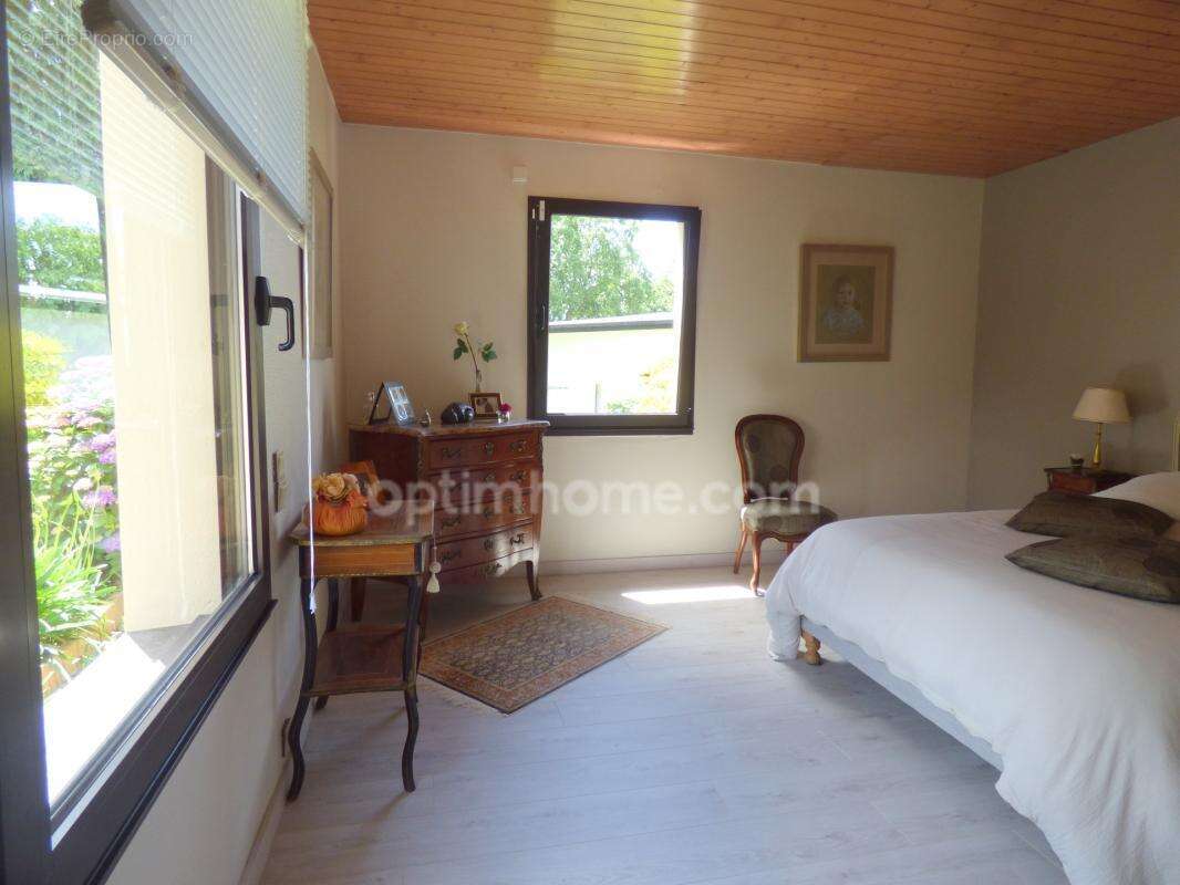 Vaste maison 220 m2 avec beau terrain - photo 6