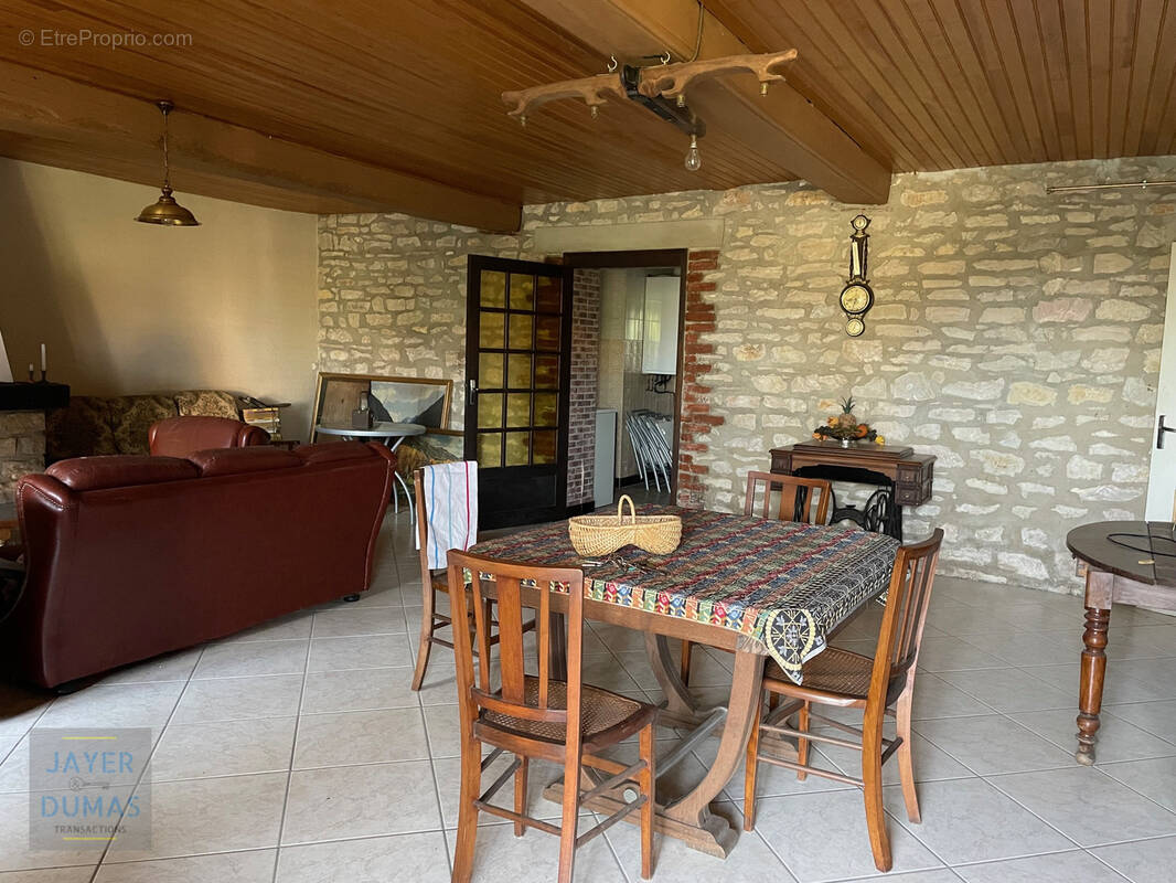 Maison à GUERFAND