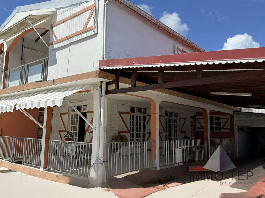 Appartement à BAIE-MAHAULT