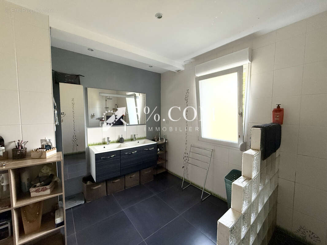 Maison individuelle 6 pièces 4 chambres 182 m2 BELLEFONTAINE - photo 16