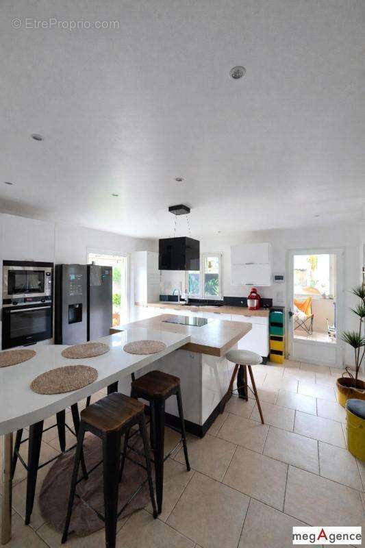 Maison à BORMES-LES-MIMOSAS