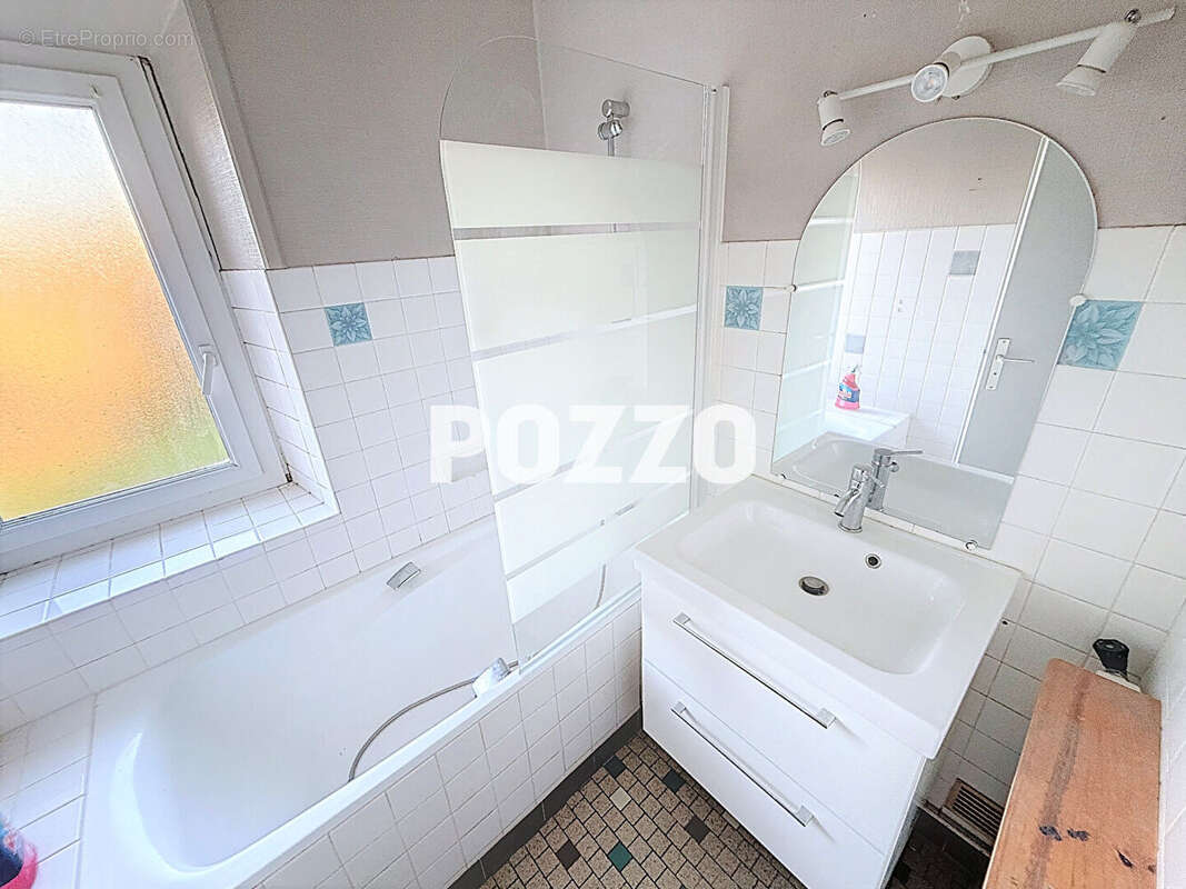 Maison à HEUGUEVILLE-SUR-SIENNE