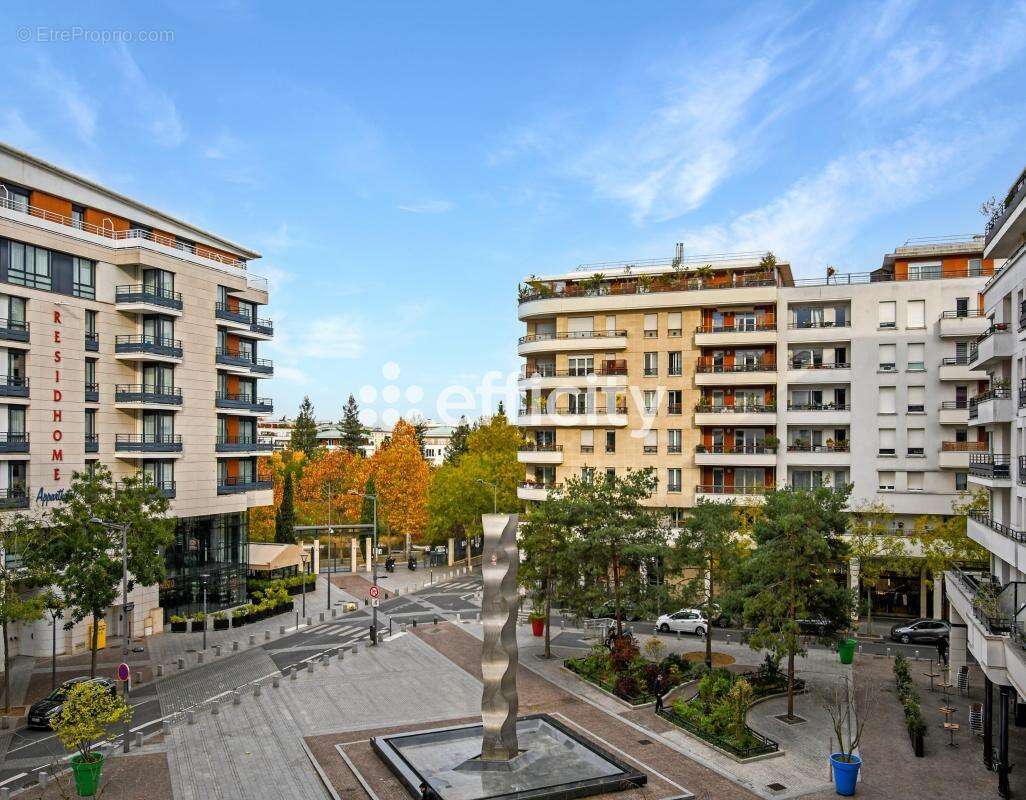 Appartement à COURBEVOIE