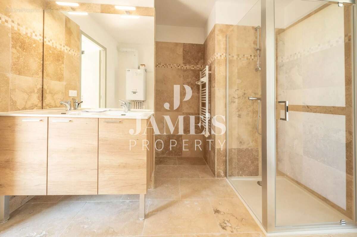 Appartement 129 m² à Saint-Remy-De-Provence  - photo 6