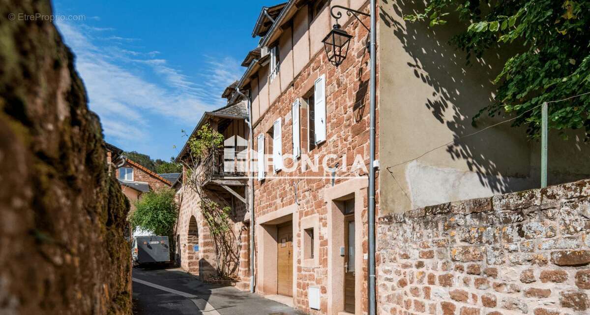 Maison à MARCILLAC-VALLON