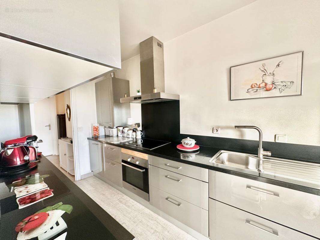 Appartement à SAINT-LAURENT-DU-VAR