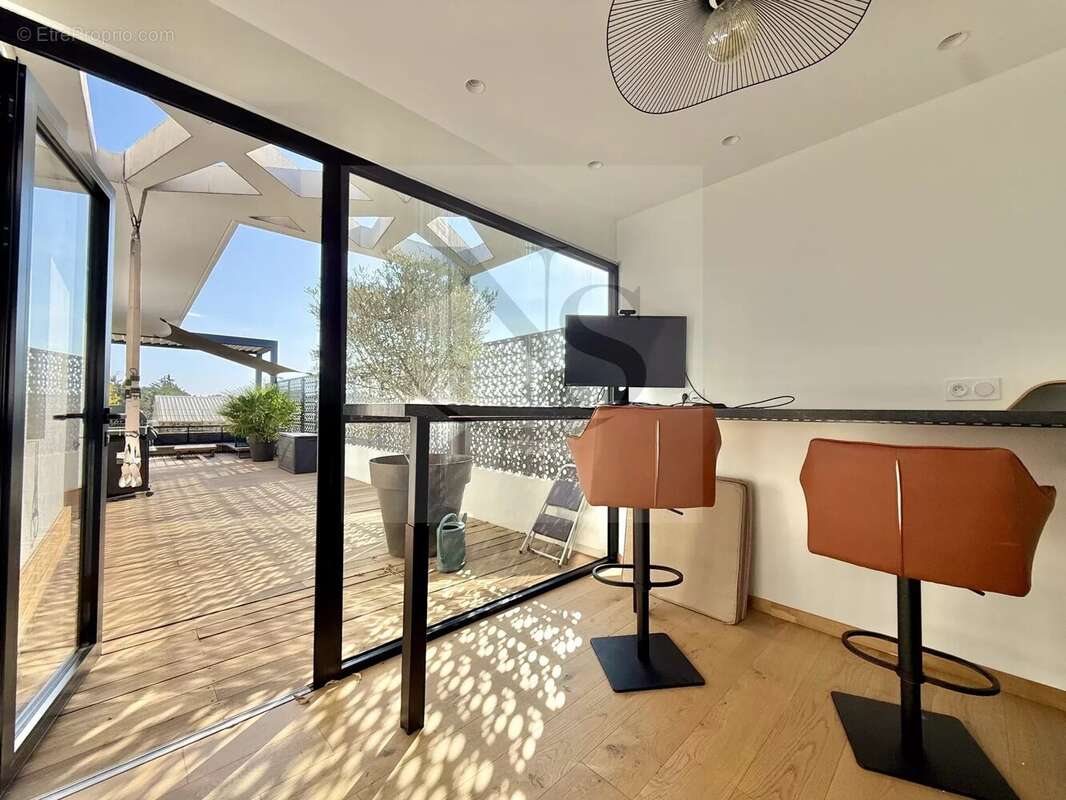 Appartement à EGUILLES