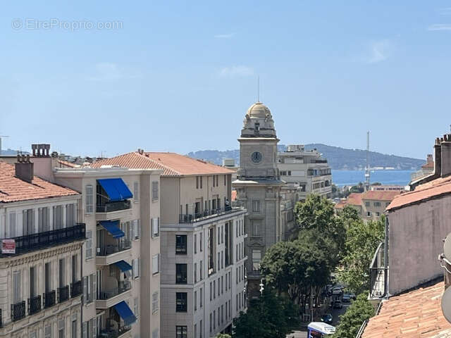 Toulon Haute ville dans belle copropriété avec ascenseur appartement rénové en dernier étage - photo 3