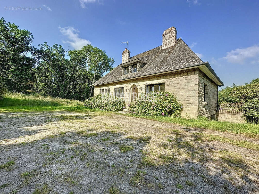 Maison à LANVALLAY