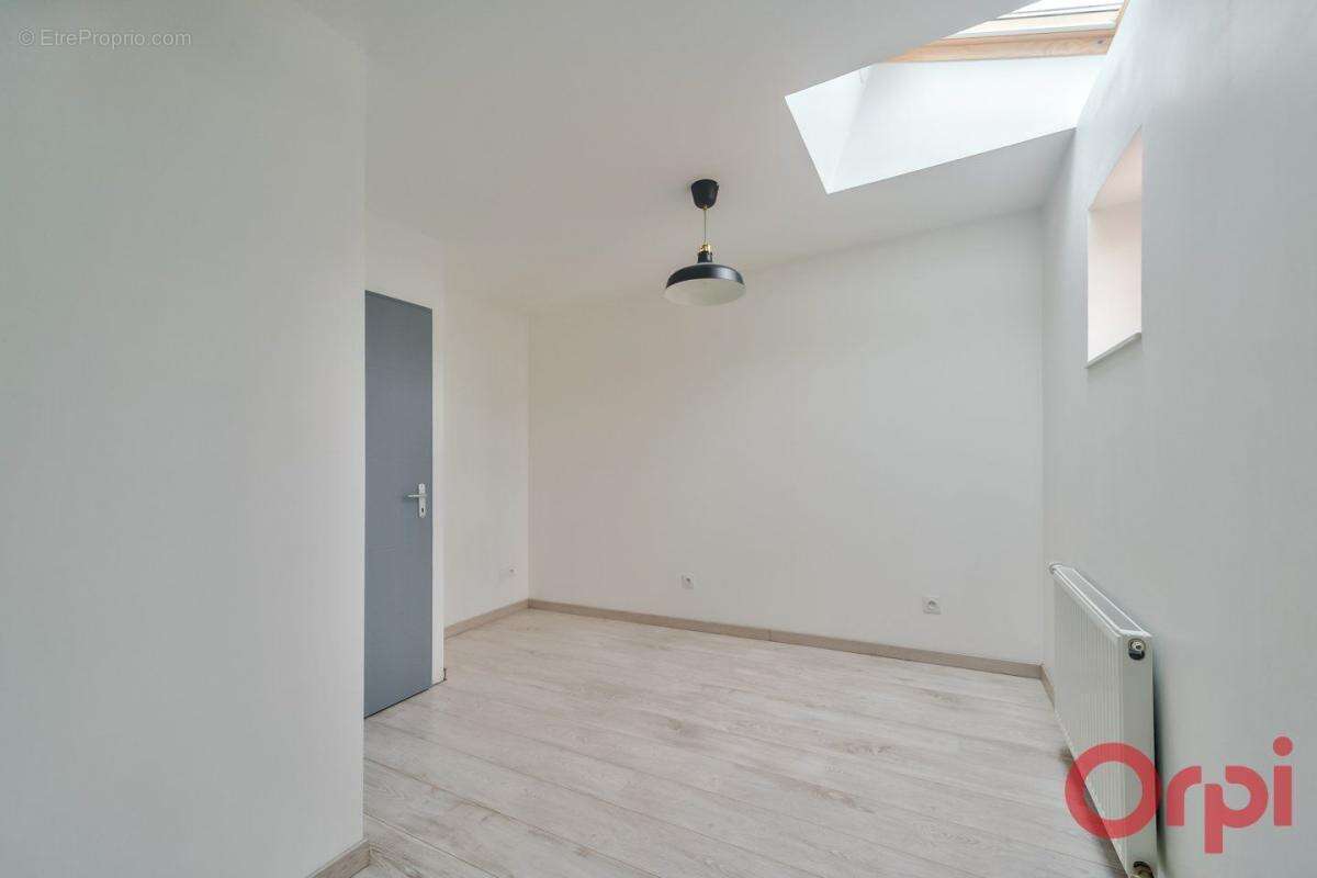 Appartement à CHARNAY-LES-MACON