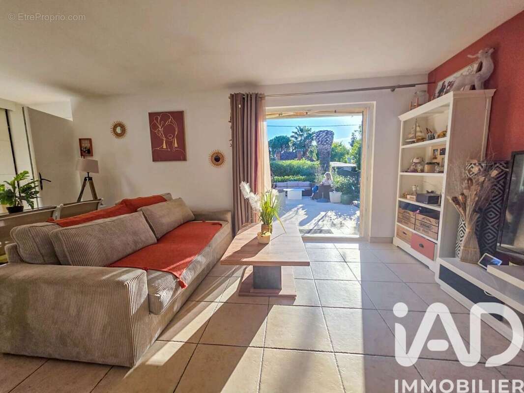 Photo 2 - Maison à PUGET-SUR-ARGENS