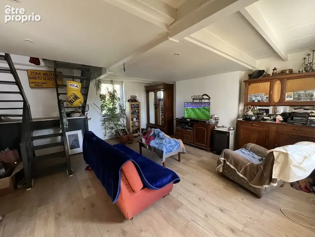 Appartement à SAINT-GENEST-LERPT
