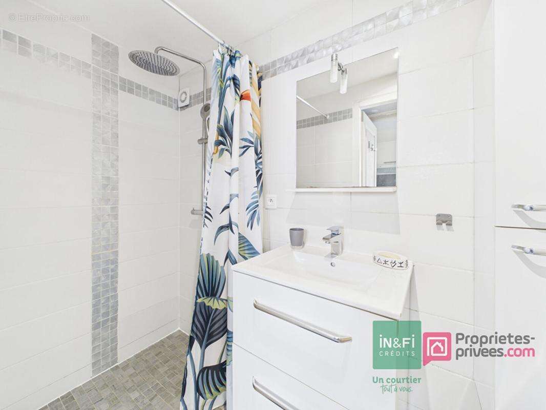 Maison à NOUAILLE-MAUPERTUIS