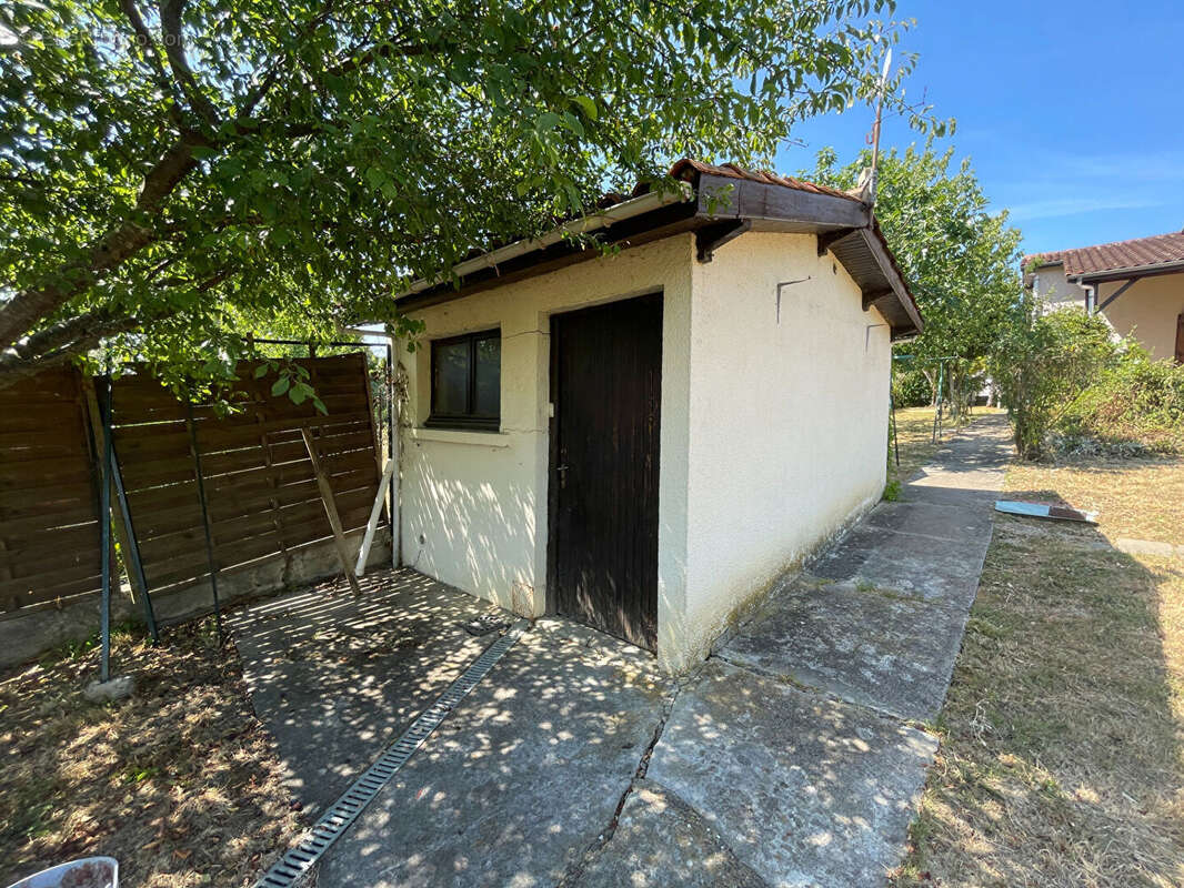 Maison de plain-pied + jardin à Dausse - photo 15