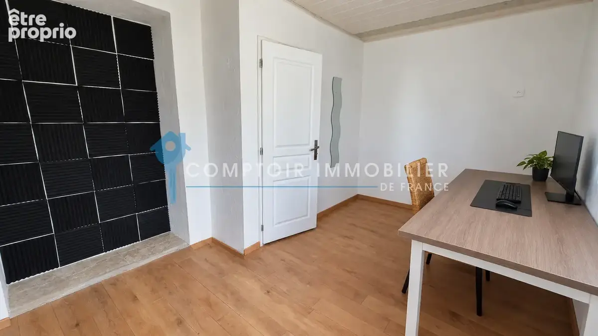 VAR (83) - À VENDRE - SALERNES - Villa atypique avec 5 chambres dans un superbe environnement - photo 21