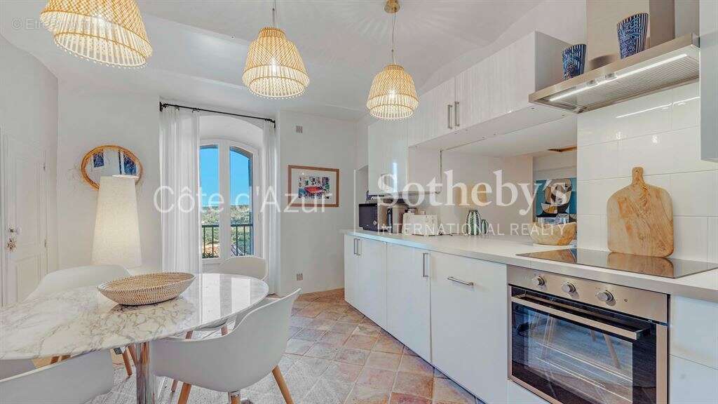 Exclusivité : Maison de village rénovée avec terrasse et vue mer à Ramatuelle - photo 6