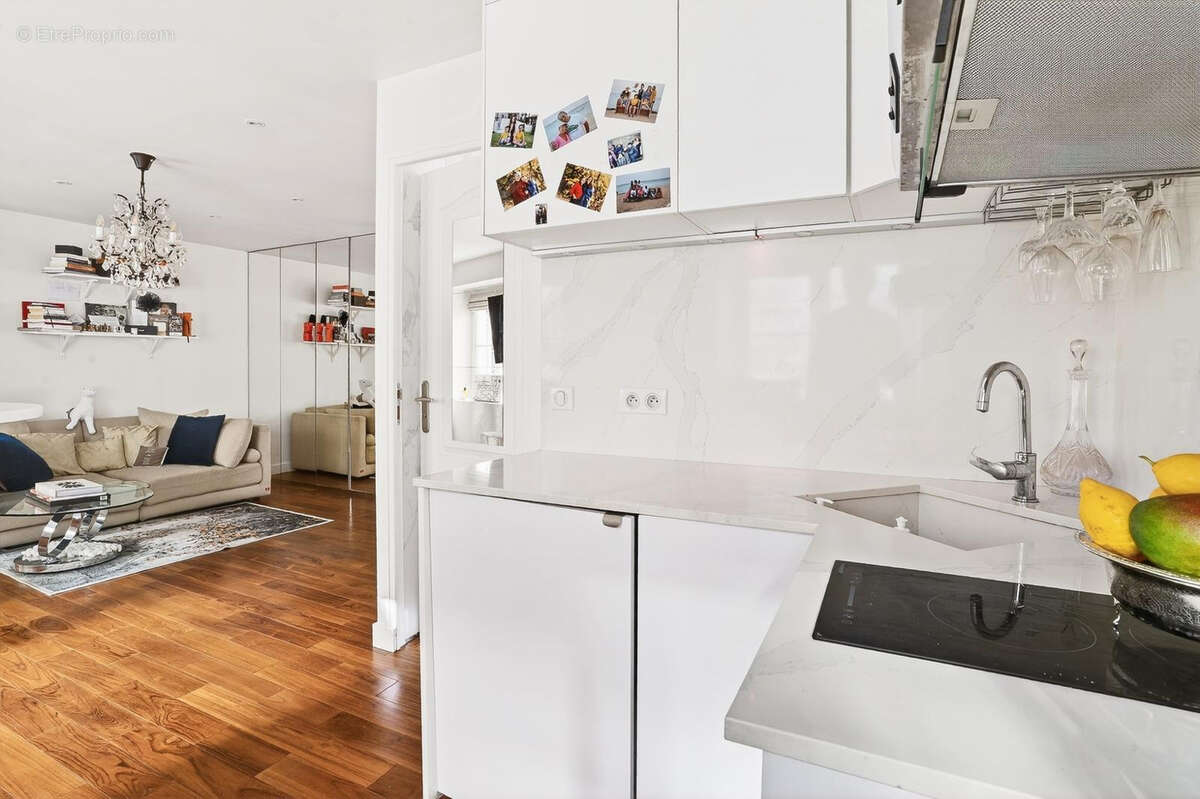 Appartement à PARIS-1E