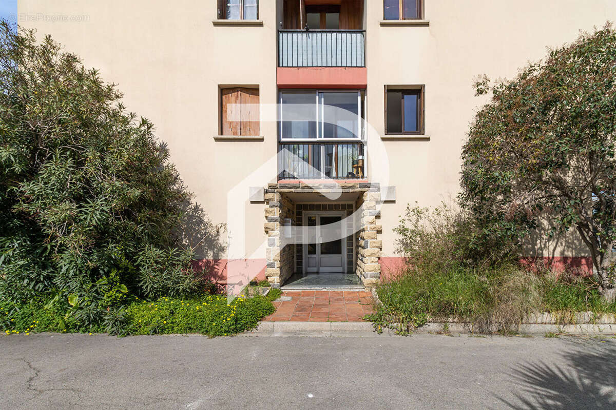 Appartement à MARSEILLE-4E