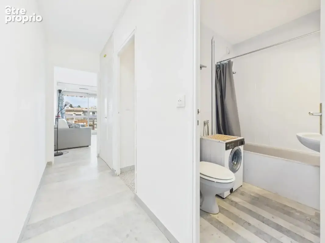À deux pas d’Antibes et Juan-les-Pins – Studio cabine en résidence sécurisée avec parc et piscine - photo 10