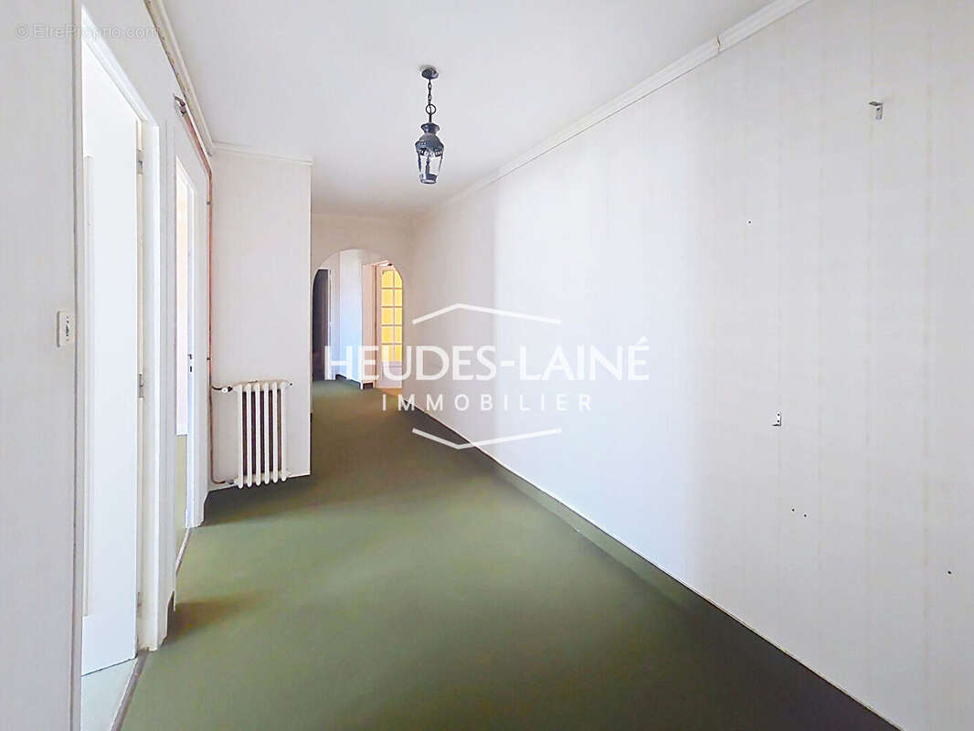 Appartement F4 à rénover - AVRANCHES - photo 9