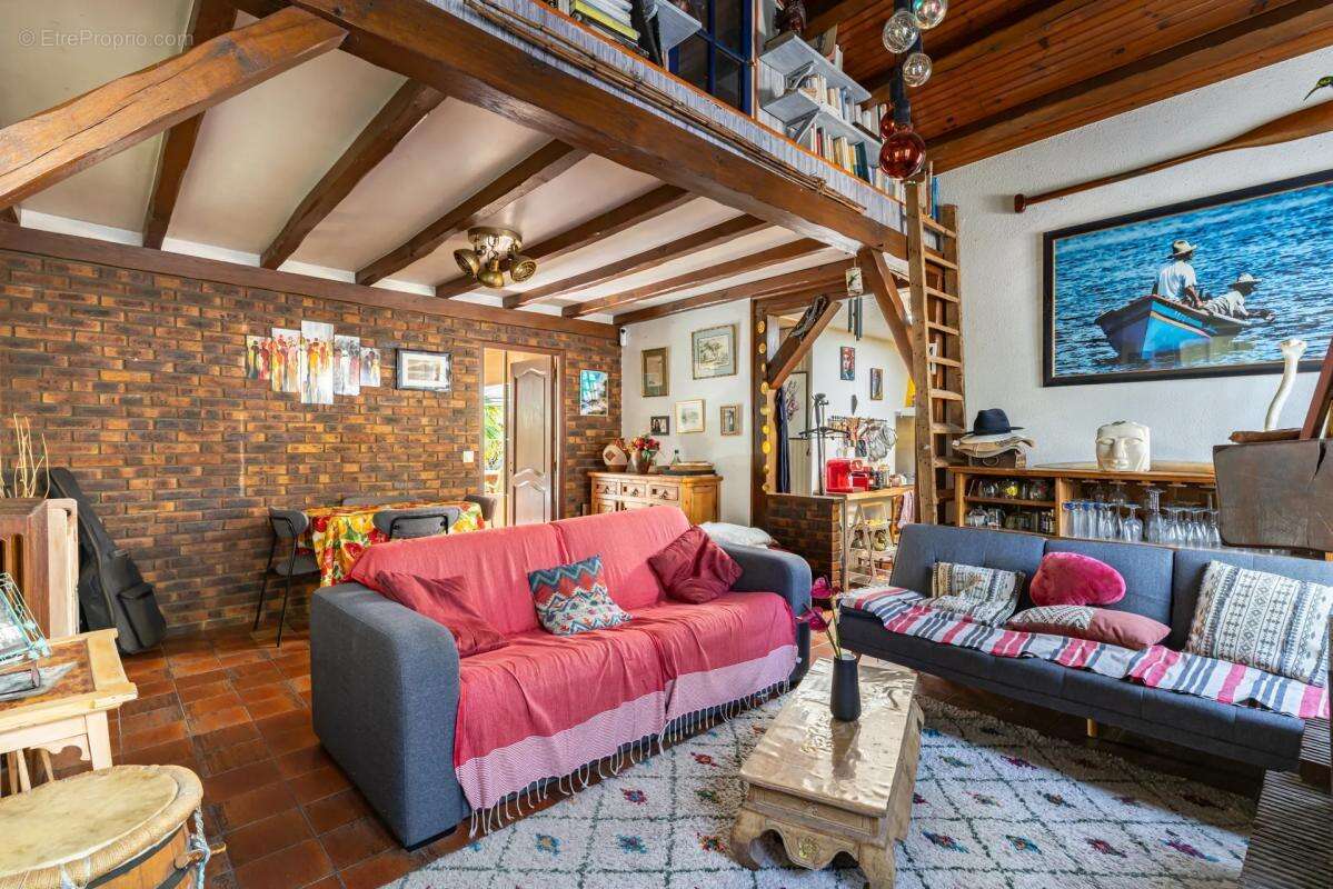 Rare ! Maison Plain-pied de 4 pièces de 67 m² située à Brunoy - photo 2