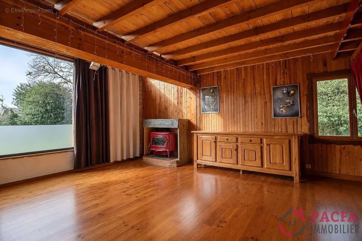 ARFONS - Maison esprit chalet sur 1730 m² de terrain. - photo 6