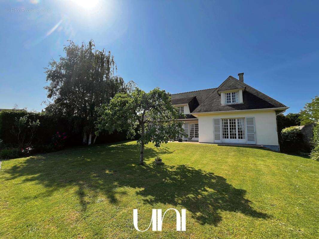 Maison à BRETTEVILLE-SUR-ODON