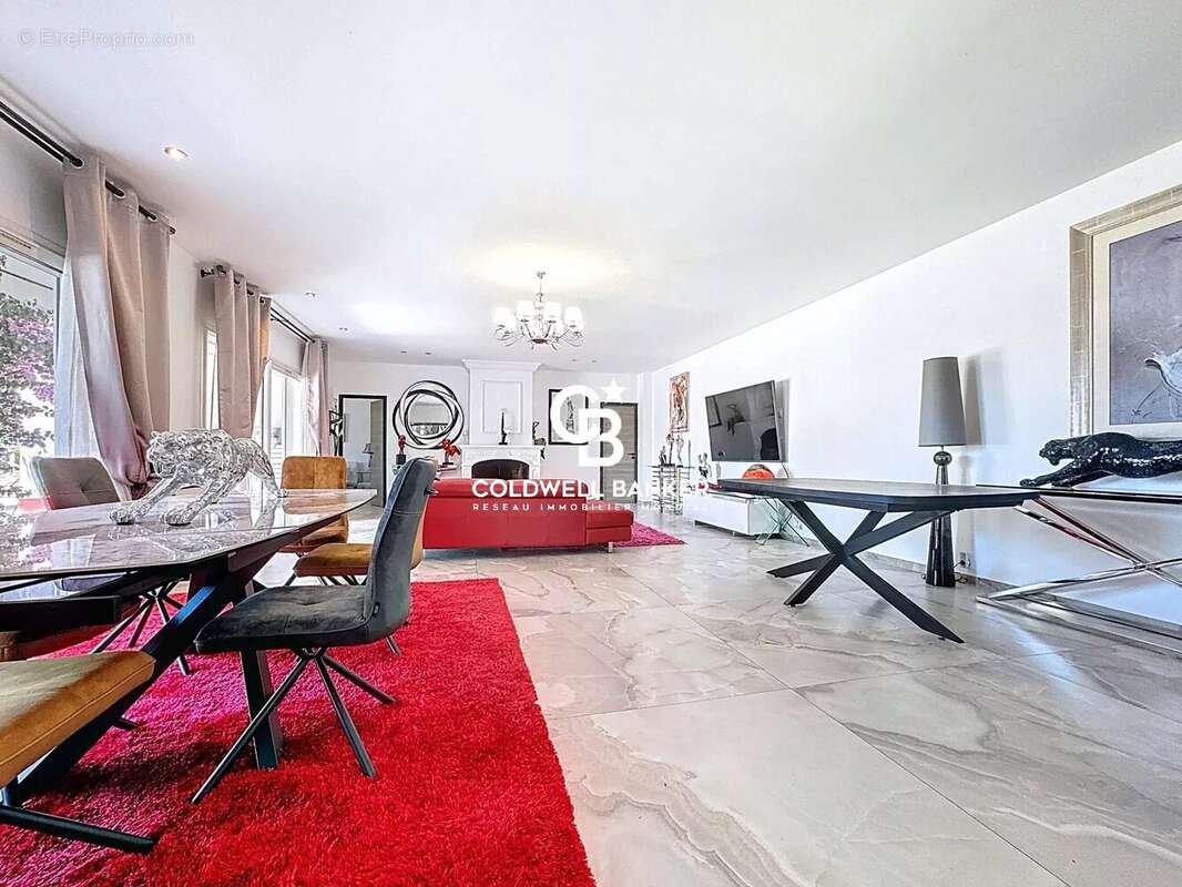 Hauteurs PUGET-SUR-ARGENS – Var est balnéaire Villa de prestige de 245 m² entourée d’un terrain paysager de 5 137 m² - photo 4