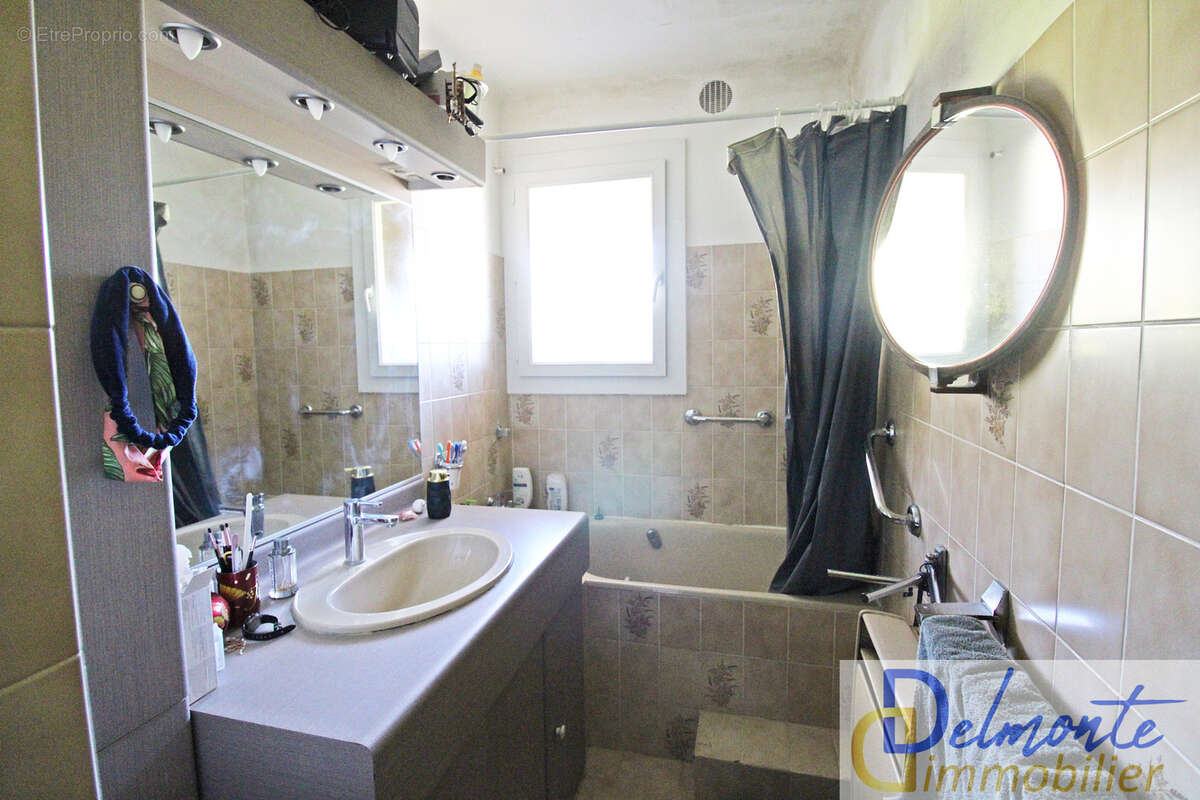Appartement à SIX-FOURS-LES-PLAGES