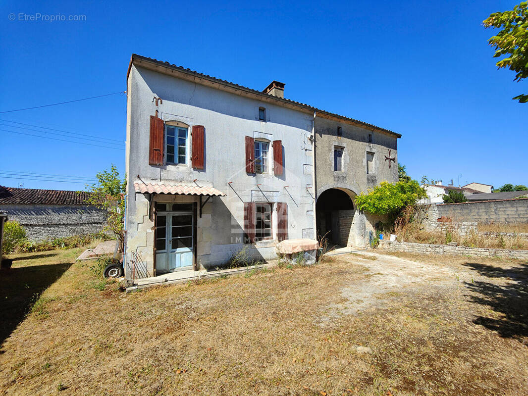 Maison à SIGOGNE