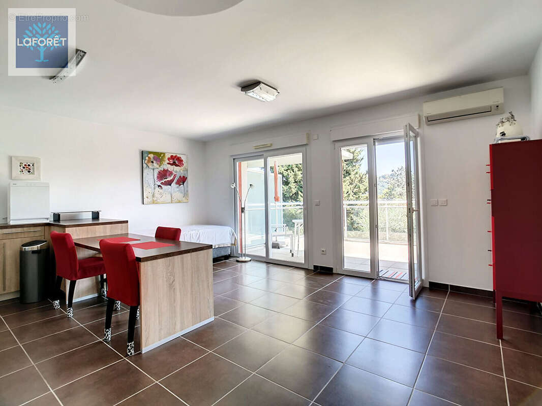 Appartement à VALLAURIS