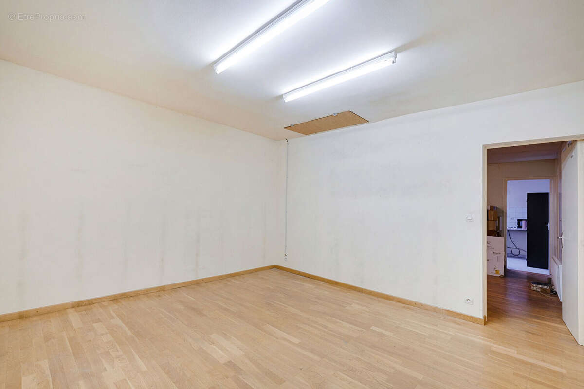 Commerce à PARIS-10E