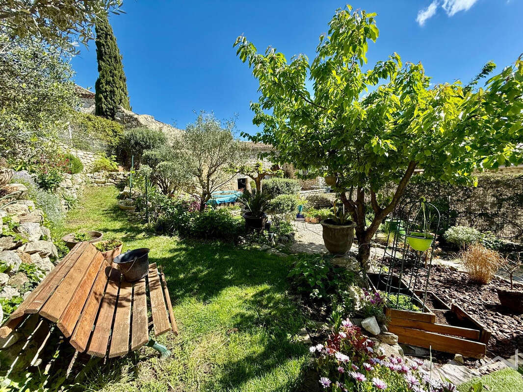 Isabelle di natalevous propose en exclusivité   maison de village  en pierre avec jardin  piscine et dépendanc - photo 23