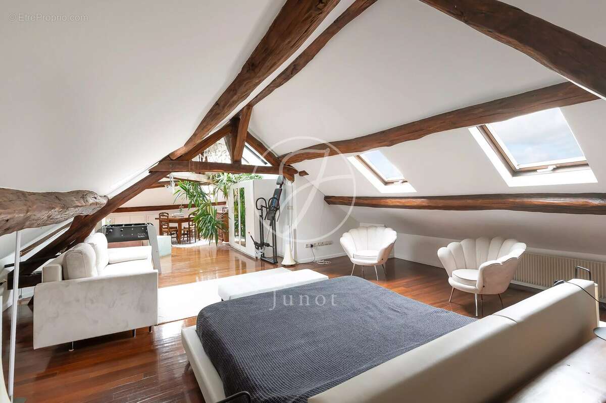 Appartement à PARIS-18E